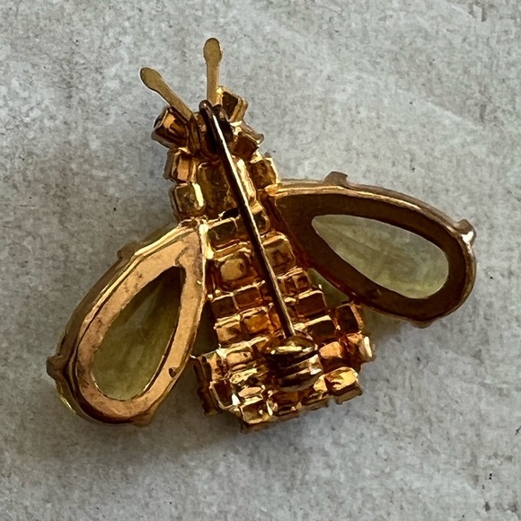 Bumble Bee Brooch with Colorful White, Yellow and Black Rhinestone w Gold - Picture 4 of 4